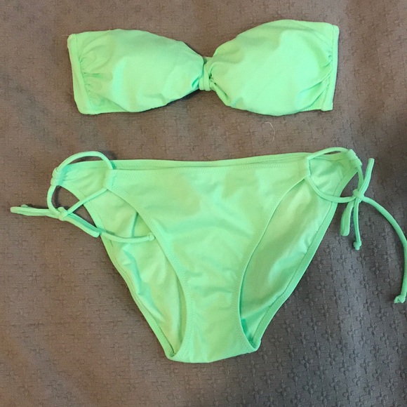 NWOT Victoria’s Secret Bikini - Picture 1 of 1
